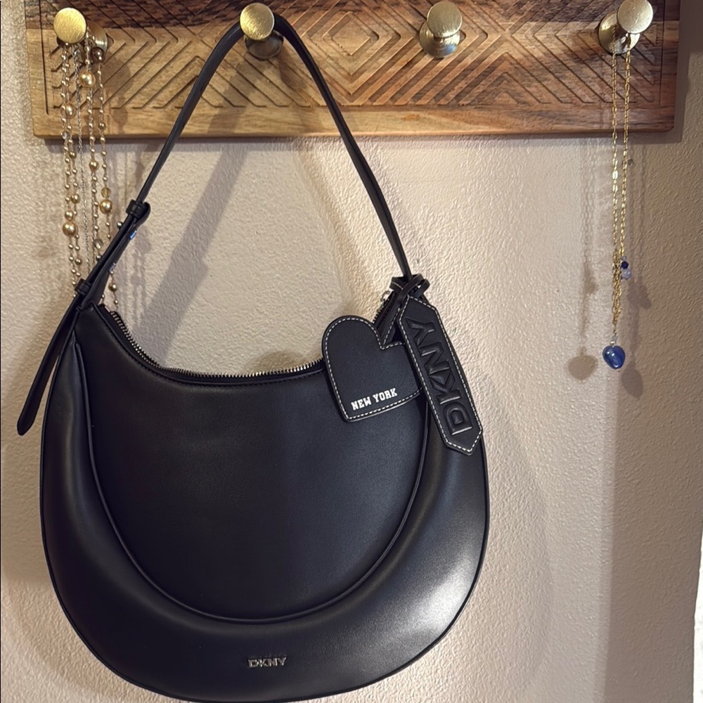 DKNY Elegant Black Lined Bag